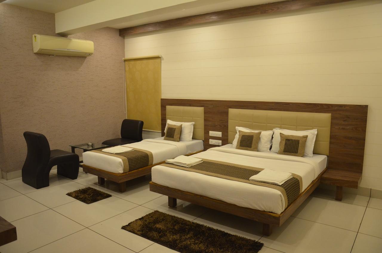 Apple Residency Hotel Patan  Exterior photo