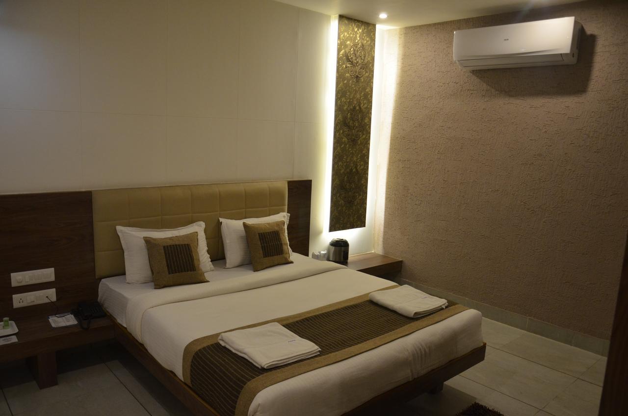 Apple Residency Hotel Patan  Exterior photo