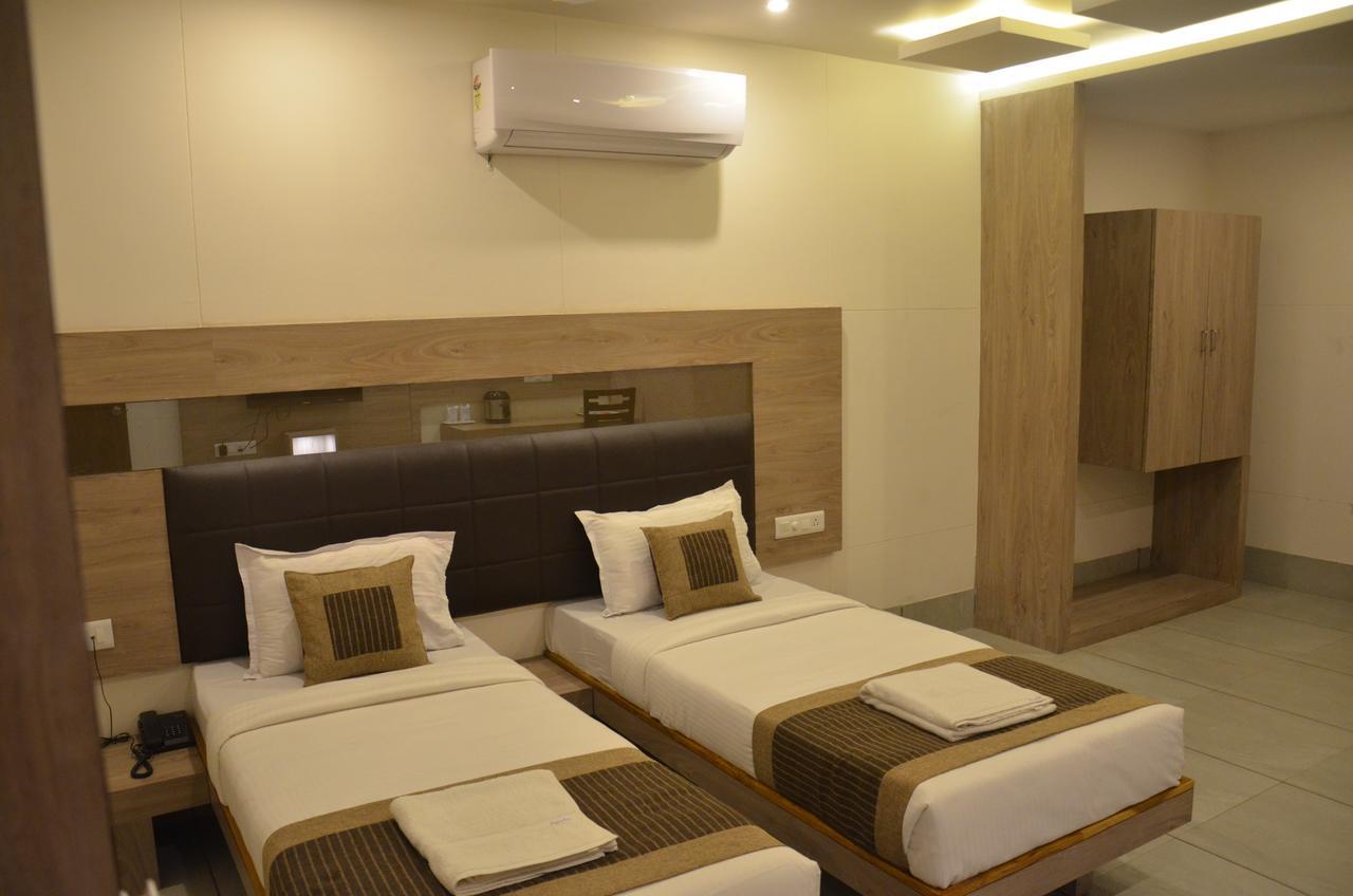 Apple Residency Hotel Patan  Exterior photo