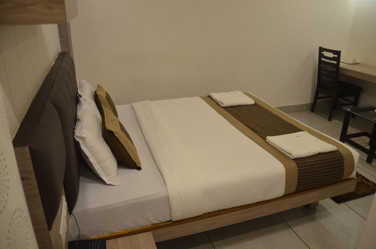 Apple Residency Hotel Patan  Exterior photo