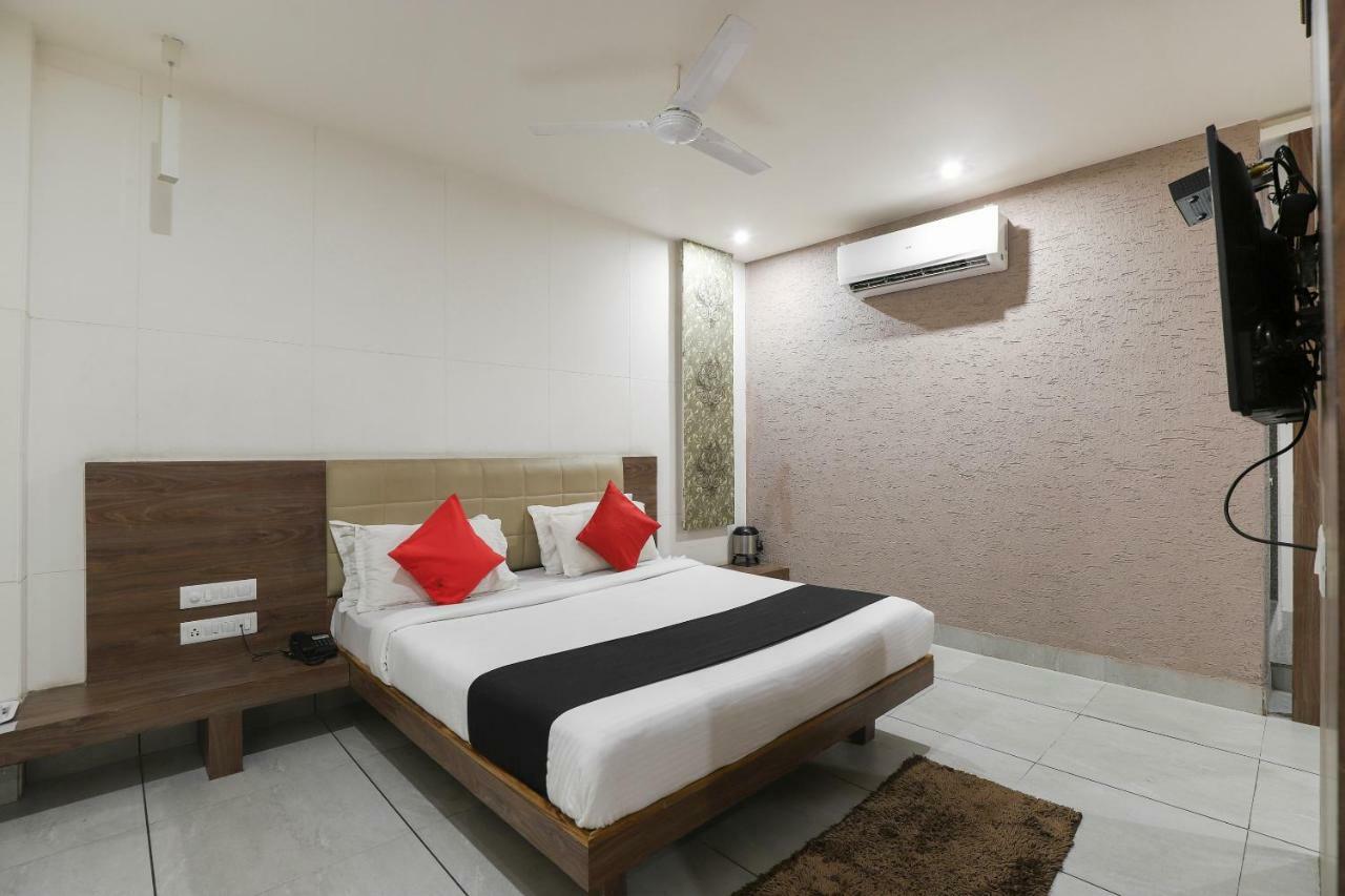 Apple Residency Hotel Patan  Exterior photo