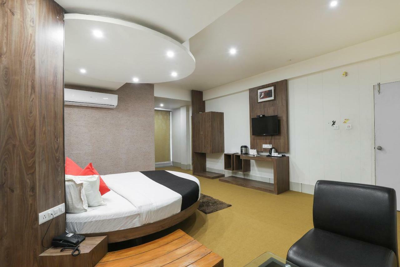Apple Residency Hotel Patan  Exterior photo