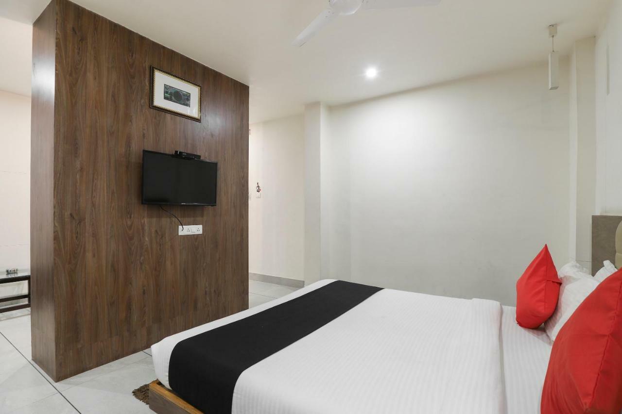 Apple Residency Hotel Patan  Exterior photo