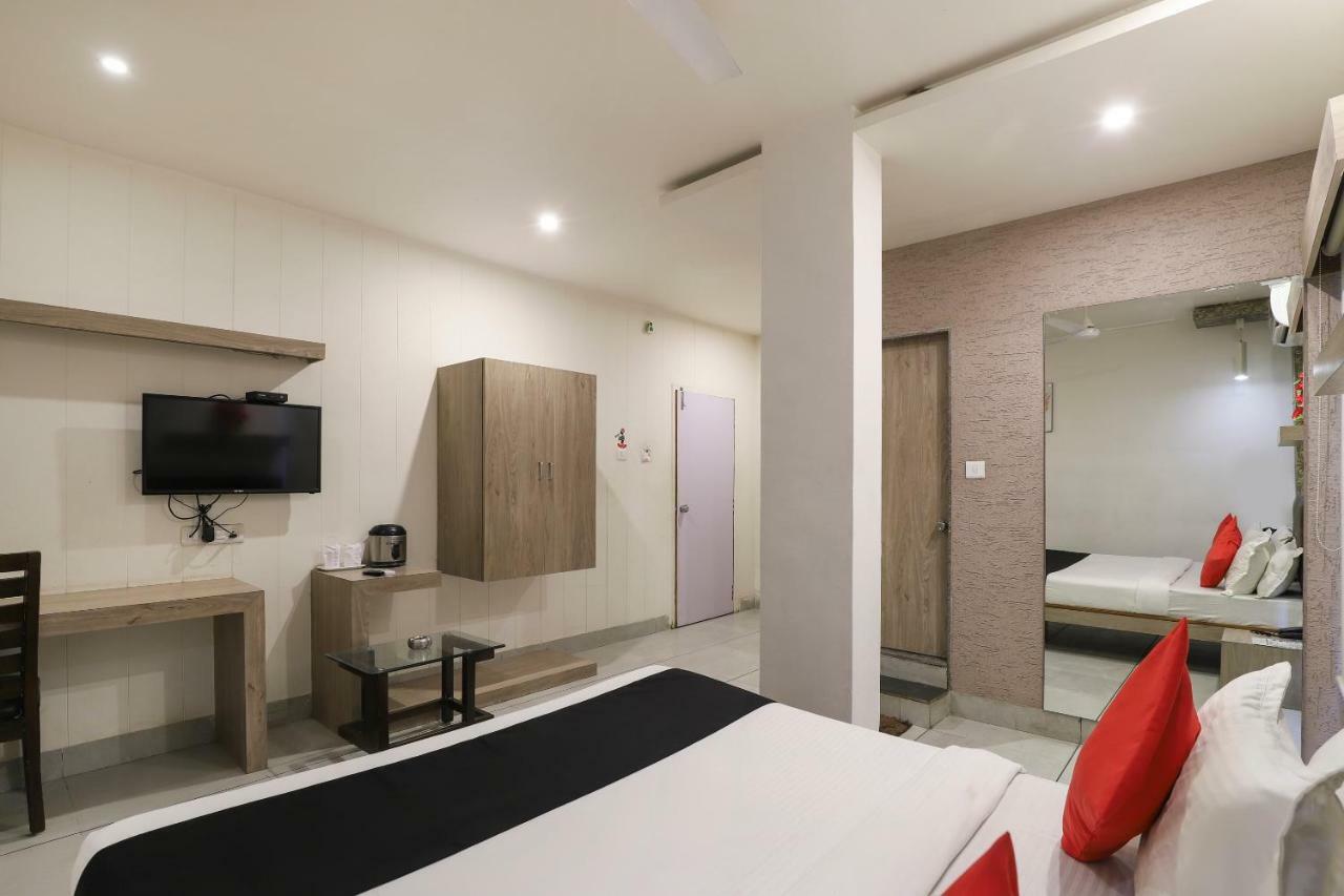 Apple Residency Hotel Patan  Exterior photo