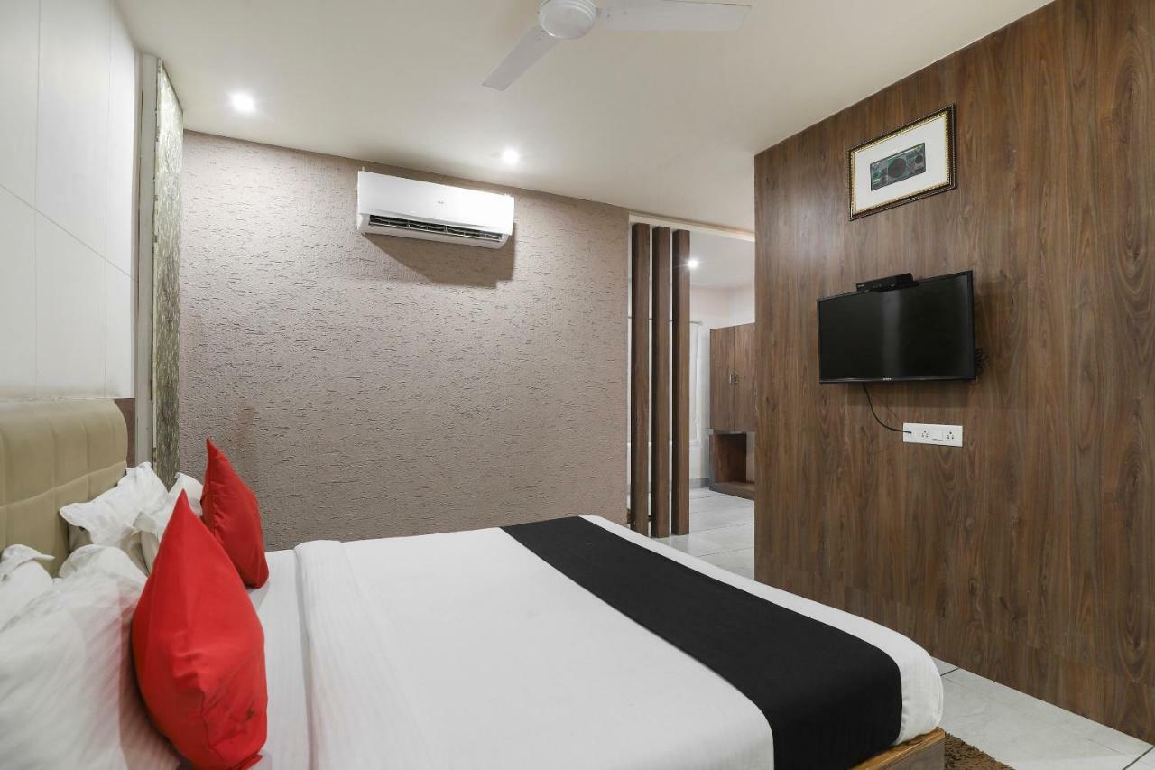 Apple Residency Hotel Patan  Exterior photo