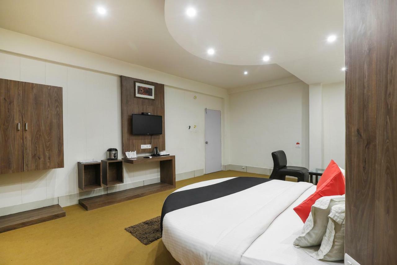 Apple Residency Hotel Patan  Exterior photo
